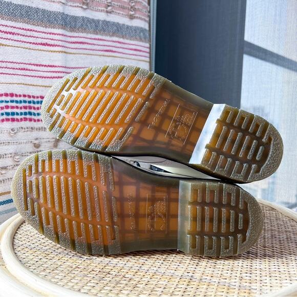 Dr Martens 11822 White Leather 8 Eye Lace-Up Combat Boots Women’s Size 8 - Picture 8 of 8